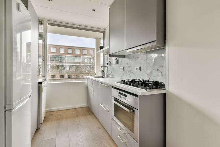 Foto 15 van van Baerlestraat 161