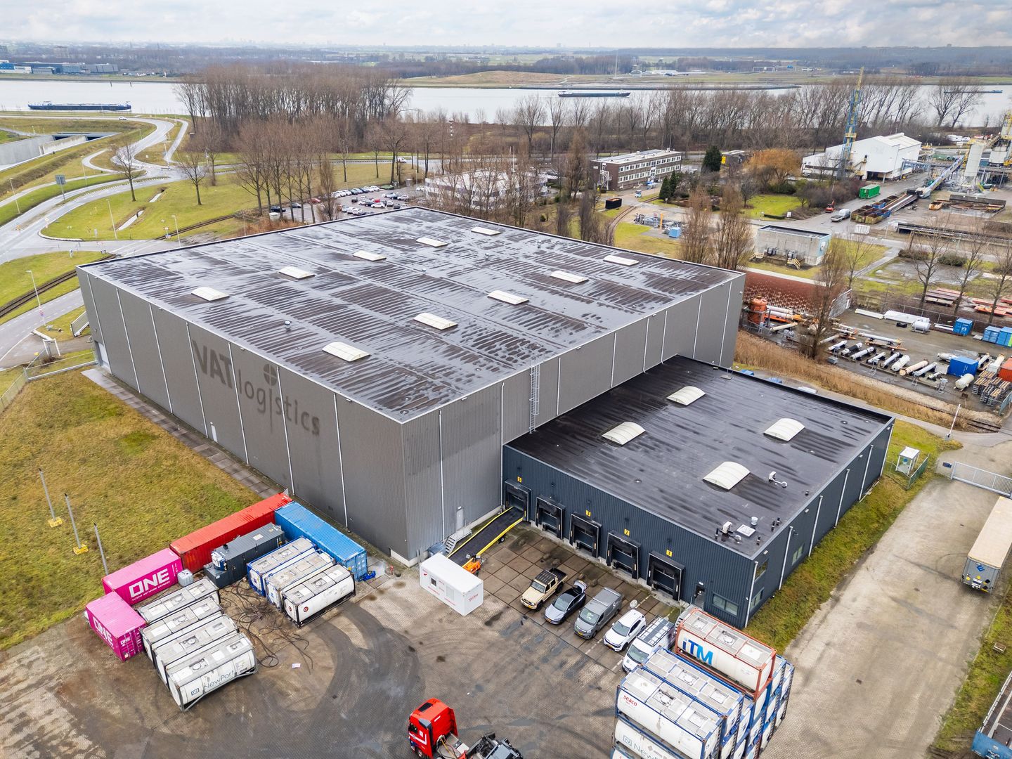 View photo 3 of Botlekweg 183