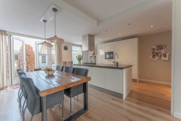 Foto 9 van La Reinestraat 14