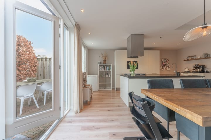 Foto 21 van La Reinestraat 14