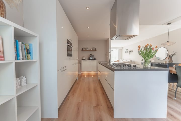 Foto 24 van La Reinestraat 14