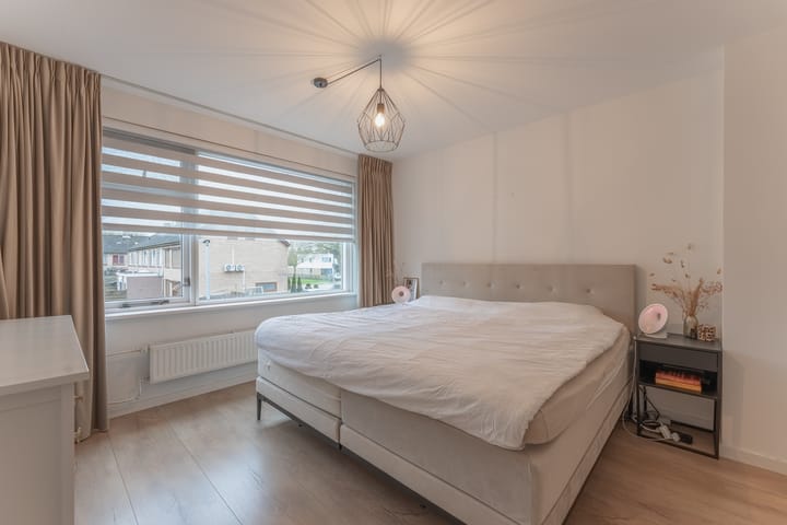 Foto 32 van La Reinestraat 14