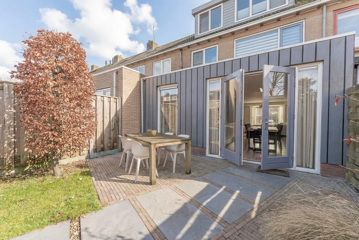 Foto 49 van La Reinestraat 14