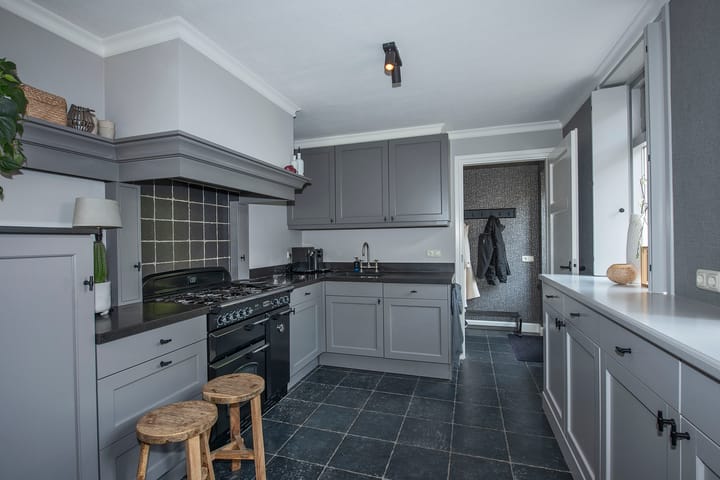 Photo 6 of Weijerdstraat 26