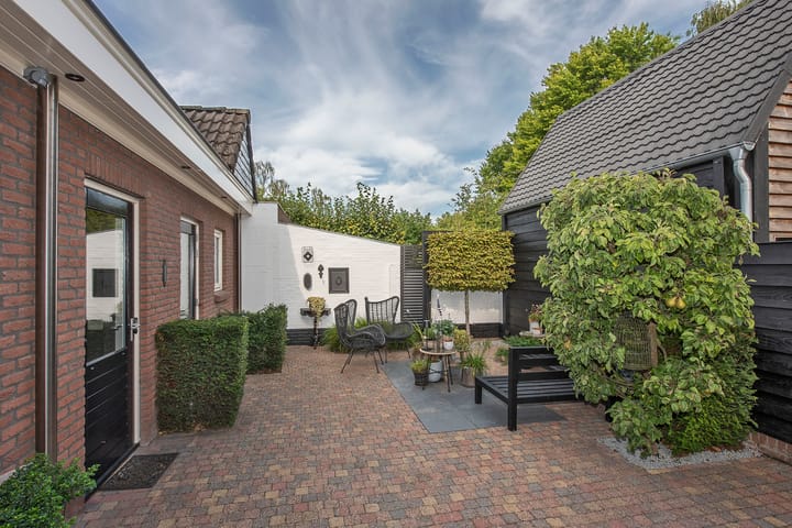 Photo 21 of Weijerdstraat 26