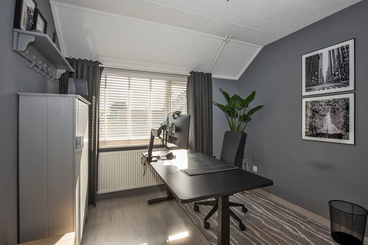 Photo 15 of Weijerdstraat 26