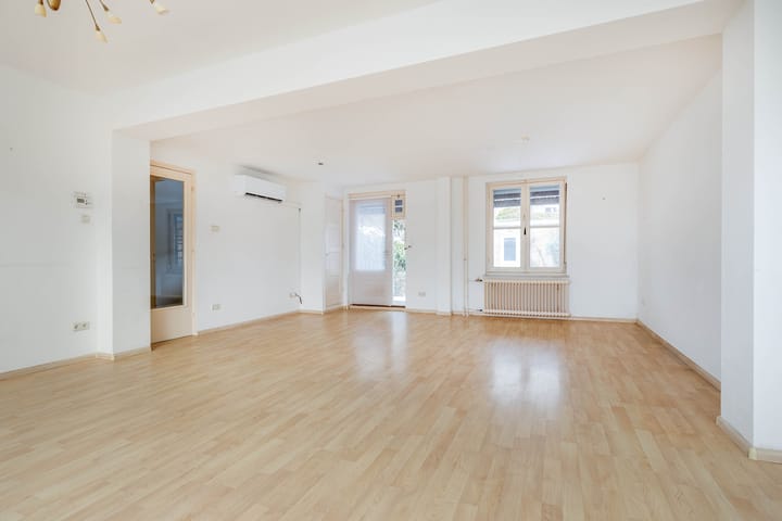 Foto 14 van Bernhardlaan 12