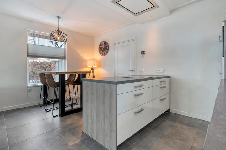 Foto 8 van Parallelweg 7