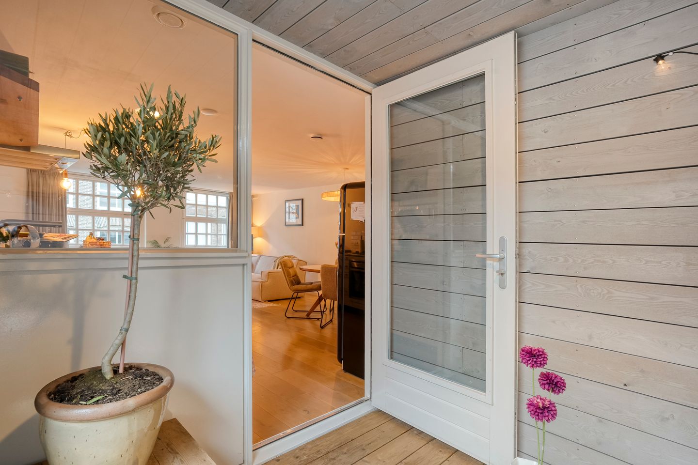 Photo 20 of Kamperstraat 11-G