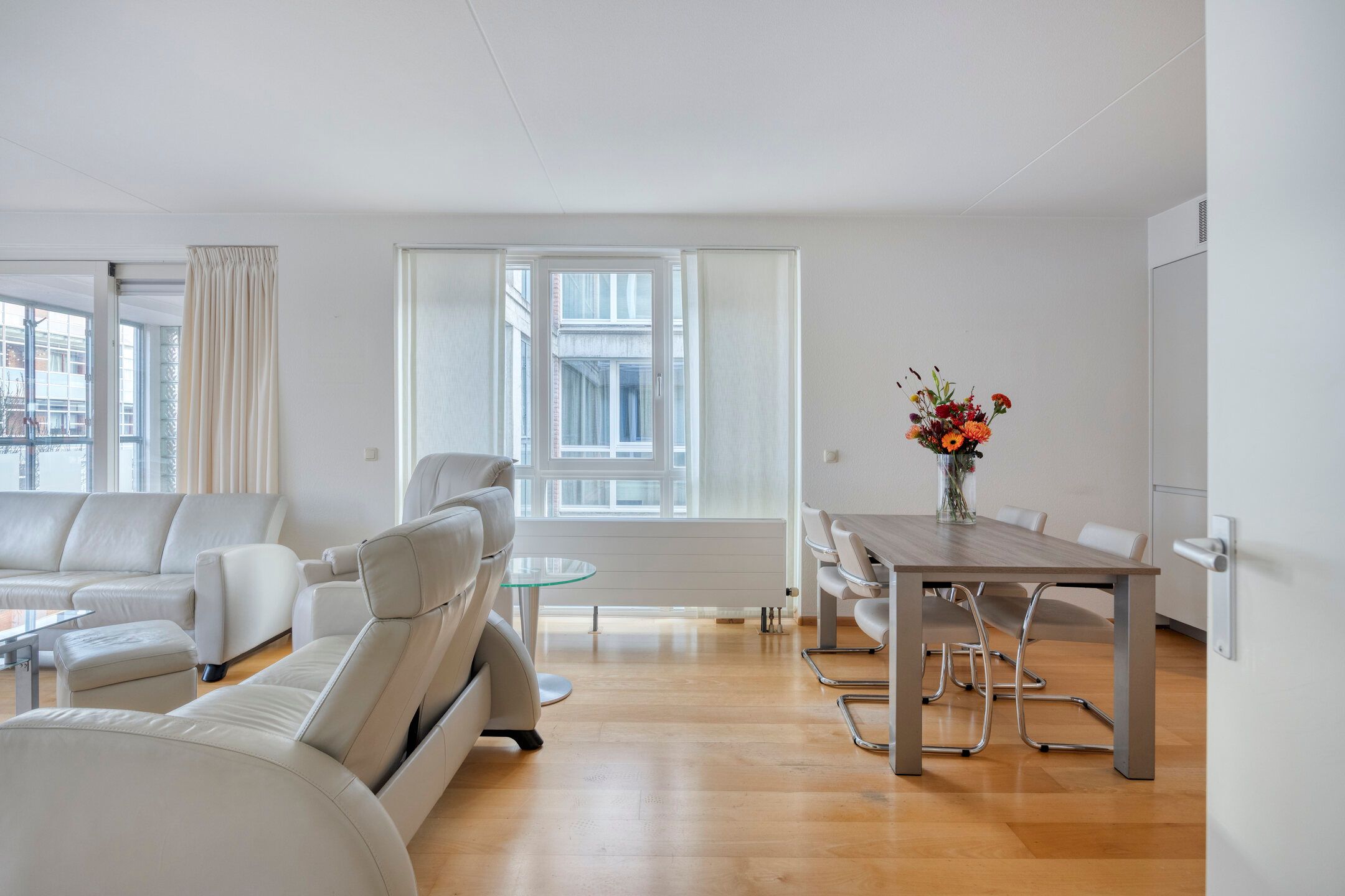 Foto 9 van Sphinxlunet 77-D