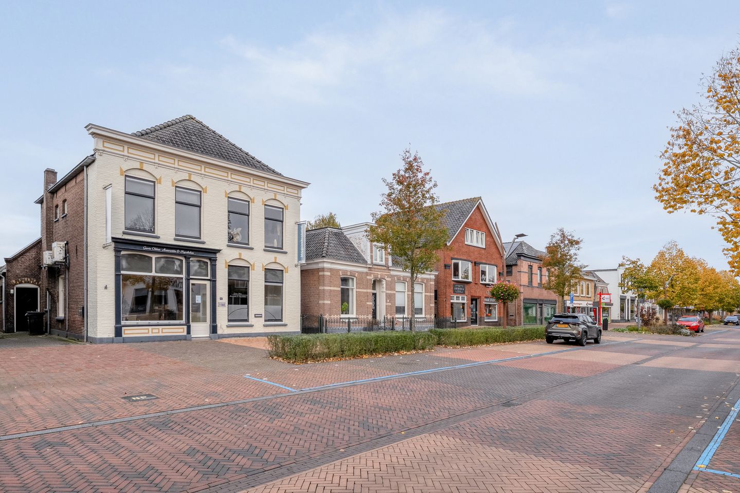 View photo 3 of Julianastraat 62