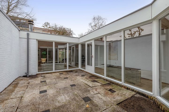 Photo 22 of Luchtenburg 127