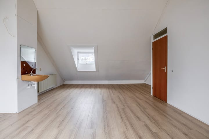 Photo 35 of Luchtenburg 127