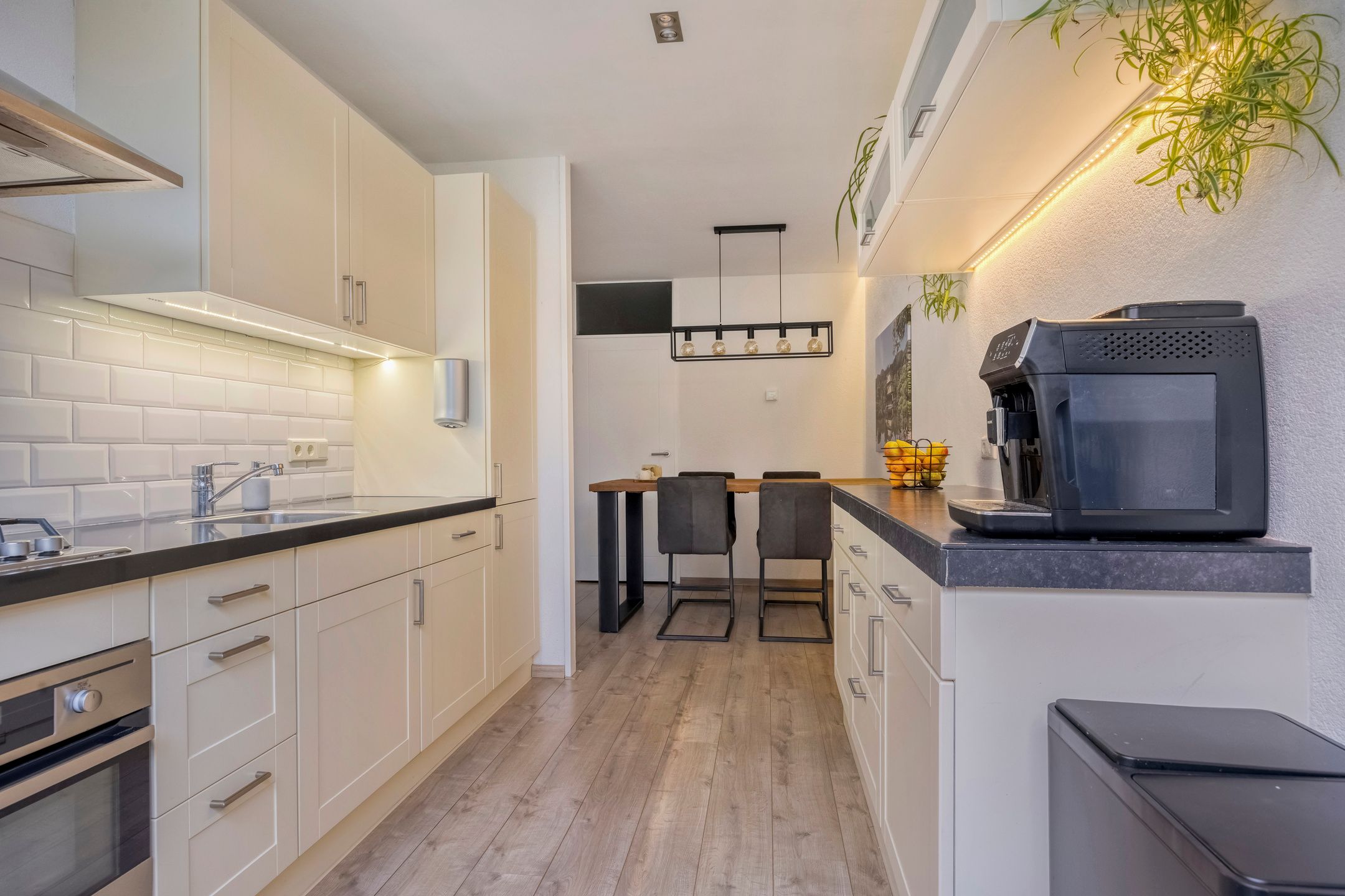 Photo 12 of Woudrichemstraat 31