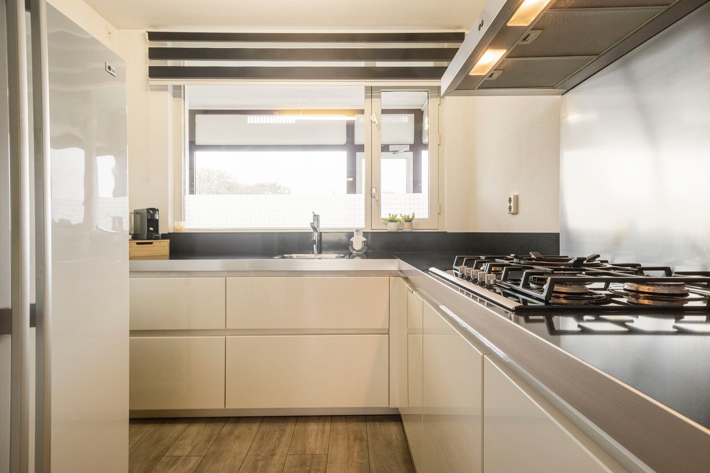 Photo 10 of De Korenbeurs 64