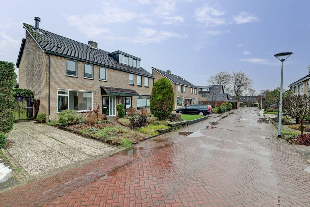 Photo 38 of de Bas 9