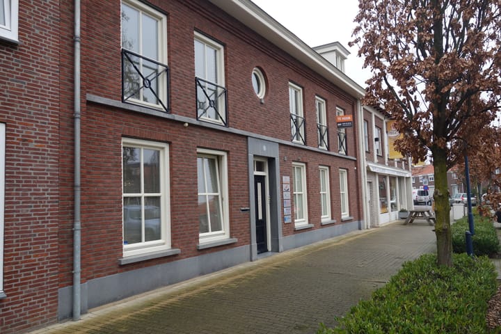 St. Antoniusplein 21-22, Nederweert
