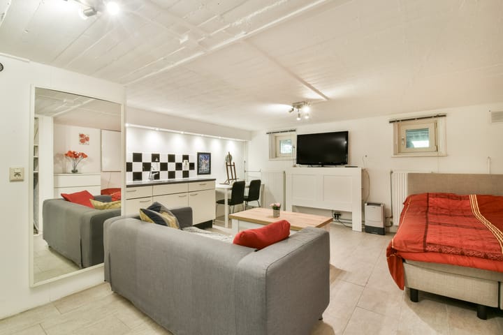 Foto 22 van Moerbeienstraat 6