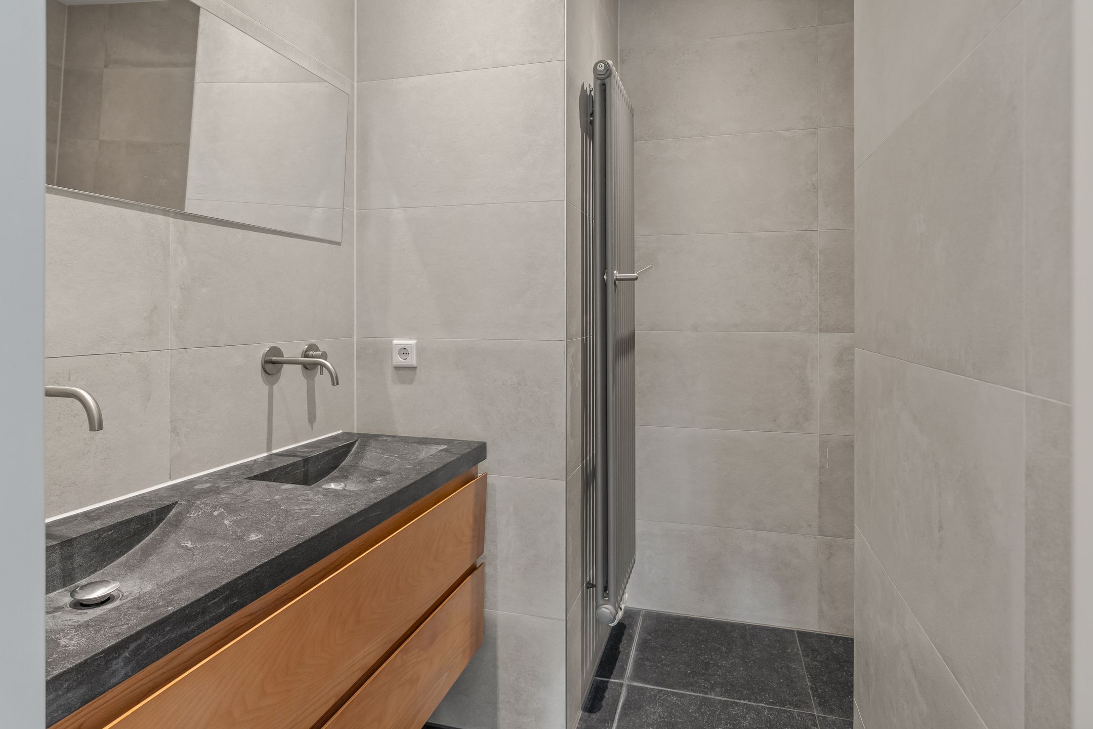 Photo 21 of Oosterspoorlaan 8