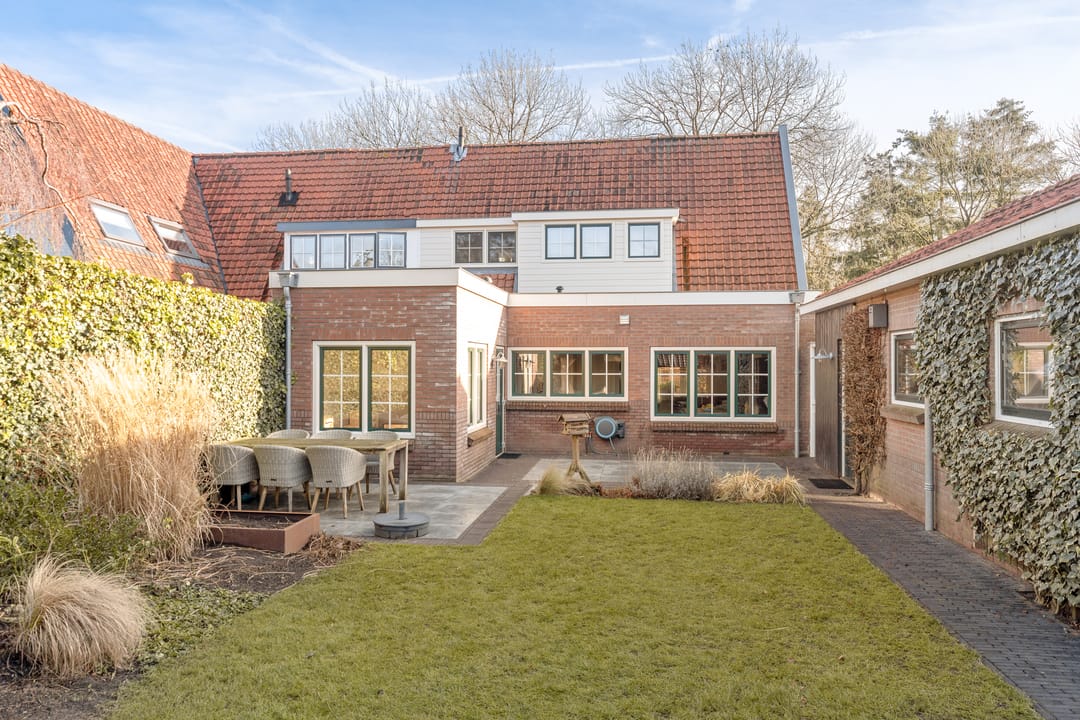 Photo 28 of Oosterspoorlaan 8