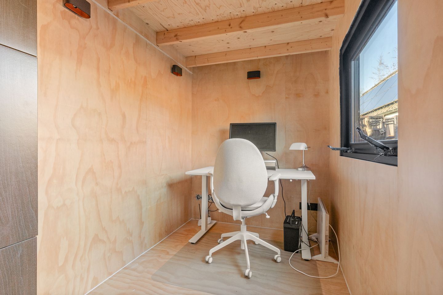 Photo 40 of Oosterspoorlaan 8