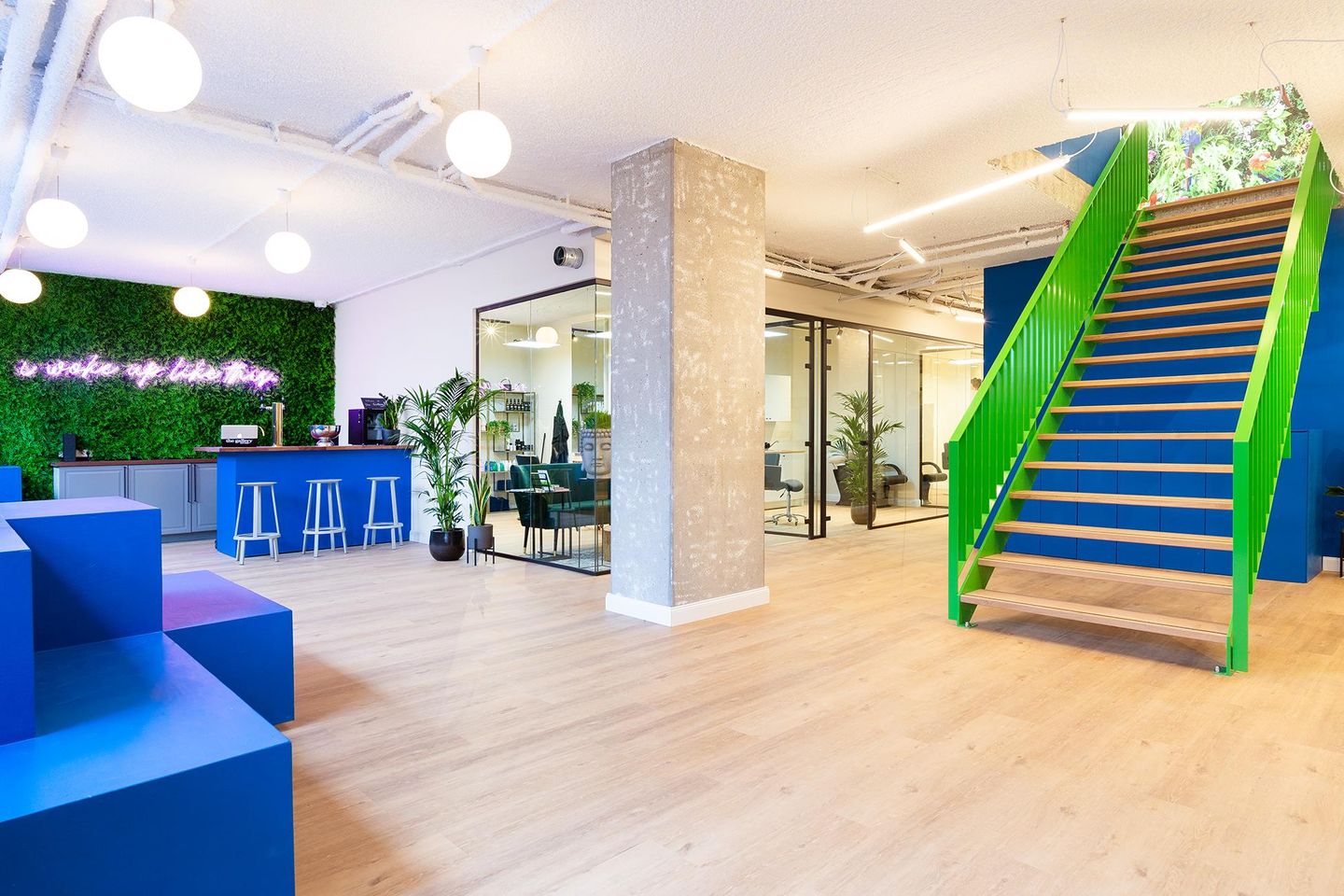 Bekijk foto 1 van Schiedamsedijk 3