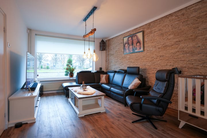 Photo 3 of Keramieksingel 25