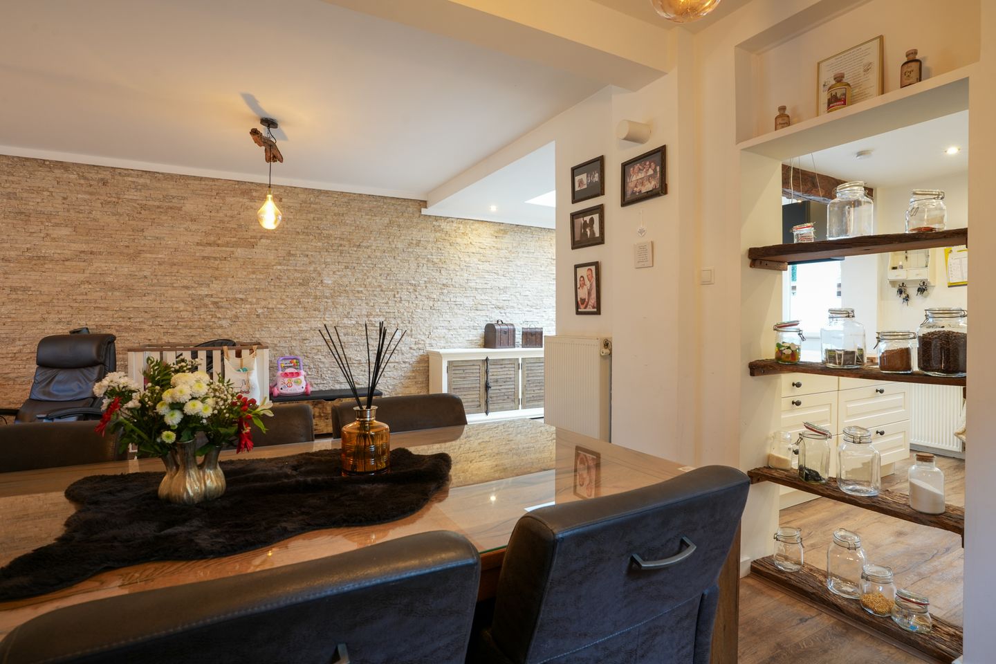 Photo 10 of Keramieksingel 25