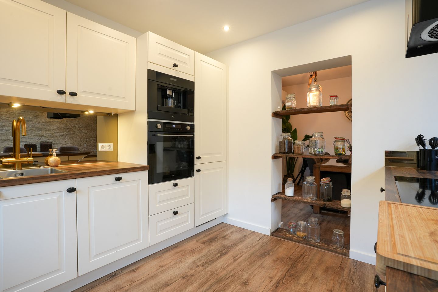 Photo 14 of Keramieksingel 25