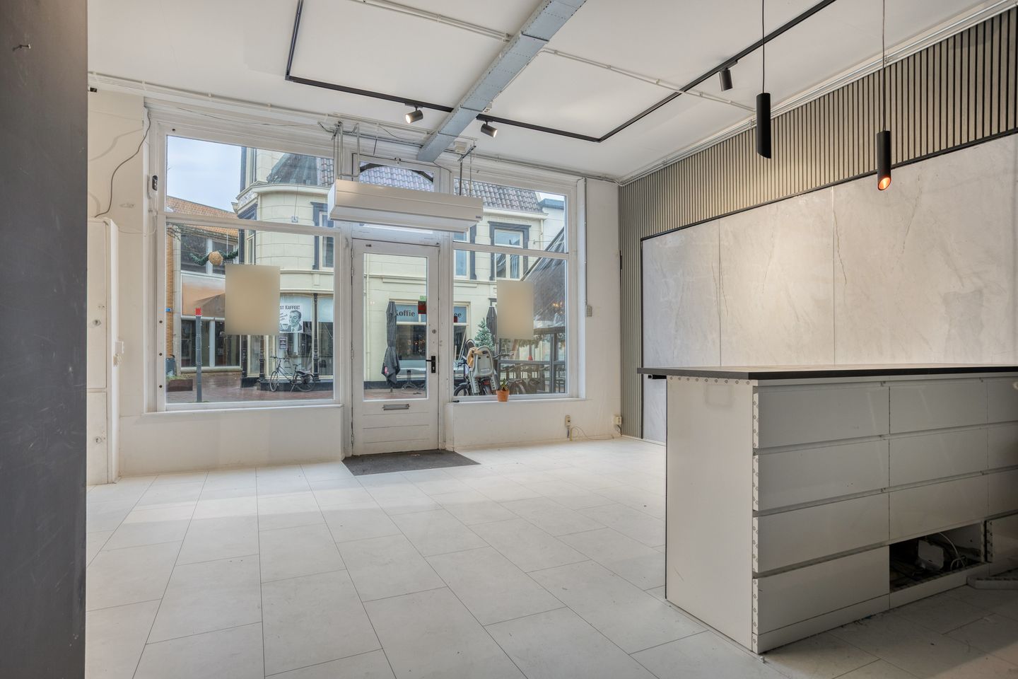 View photo 3 of De Heurne 16