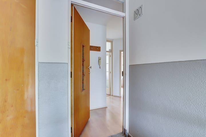 Photo 5 of Sir Winston Churchillln 190