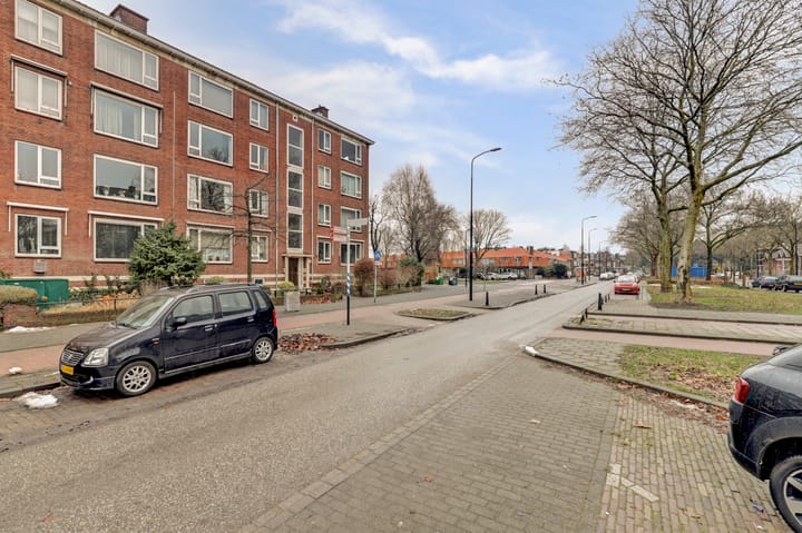 Photo 3 of Sir Winston Churchillln 190