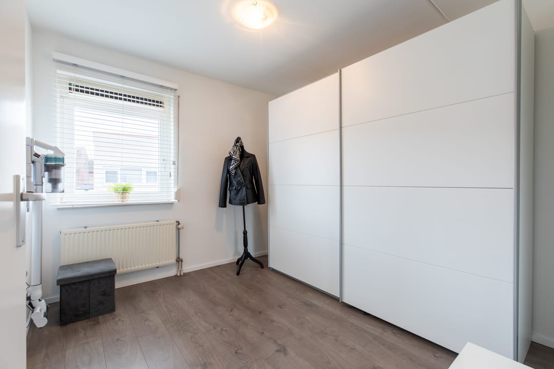 Photo 17 of Schoutstraat 32