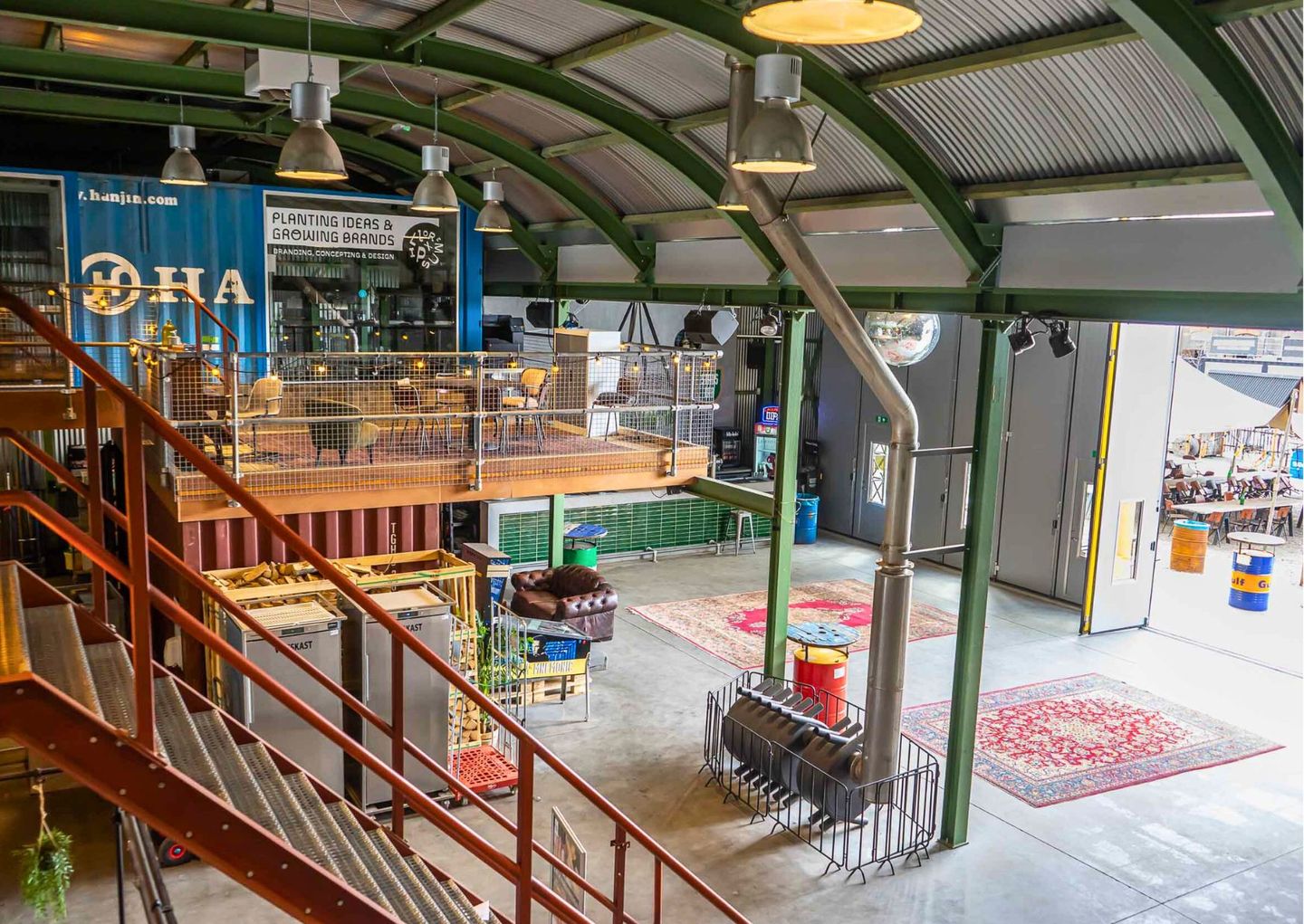 View photo 2 of Suikerlaan 15