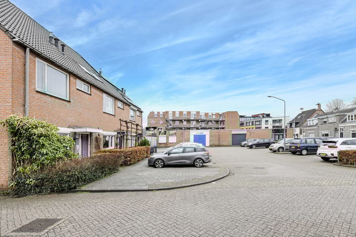 Photo 7 of Marie Curiehof 10