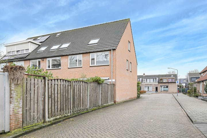 Photo 8 of Marie Curiehof 10