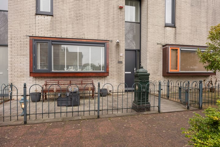 Photo 5 of E. du Perronstraat 34