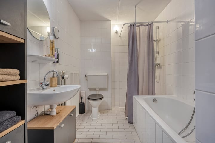 Photo 19 of E. du Perronstraat 34