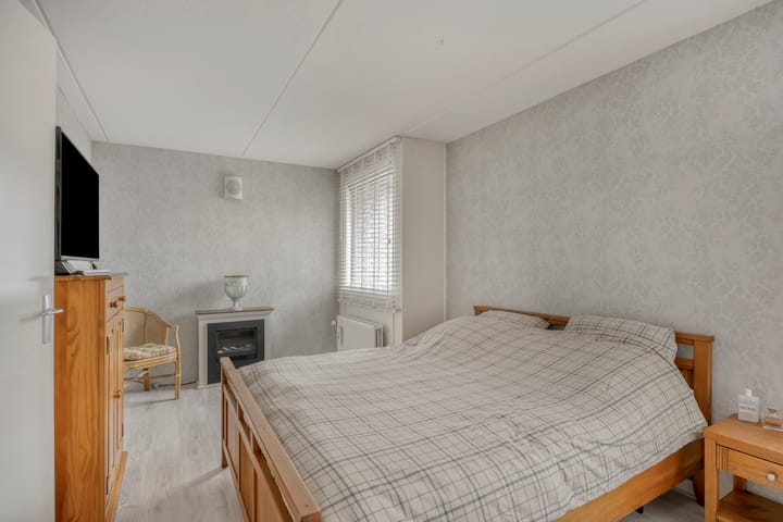 Photo 22 of E. du Perronstraat 34