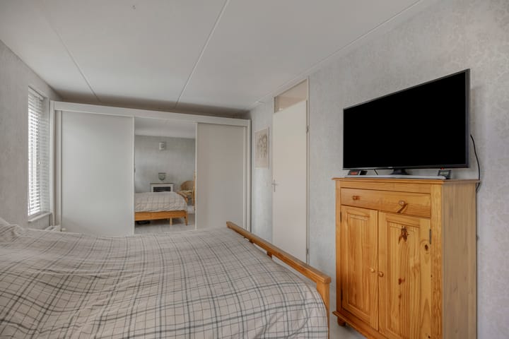 Photo 23 of E. du Perronstraat 34