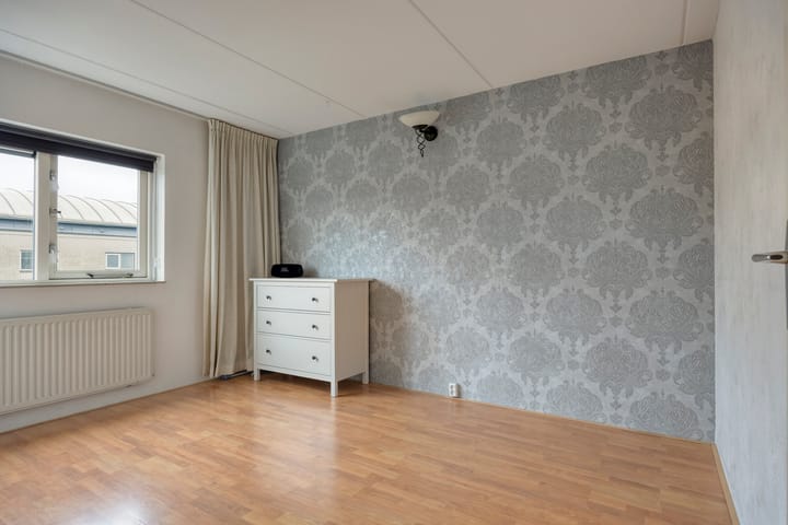 Photo 24 of E. du Perronstraat 34