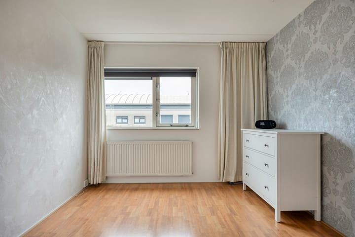 Photo 25 of E. du Perronstraat 34