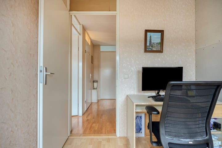 Photo 28 of E. du Perronstraat 34