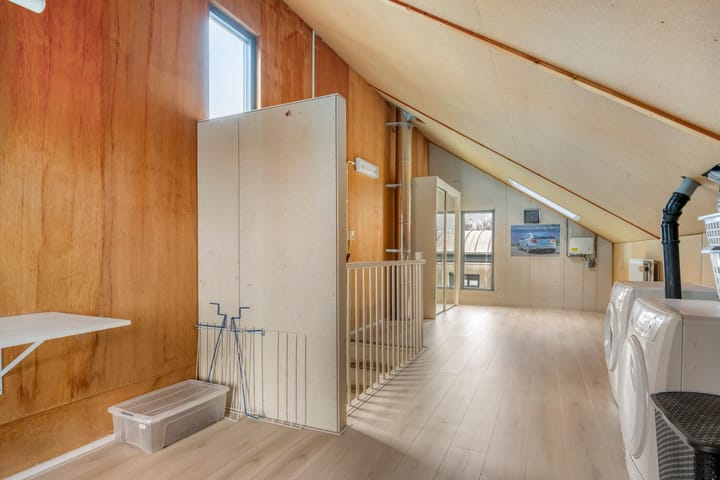 Photo 31 of E. du Perronstraat 34