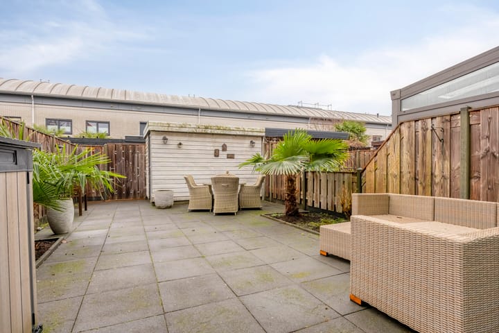 Photo 32 of E. du Perronstraat 34