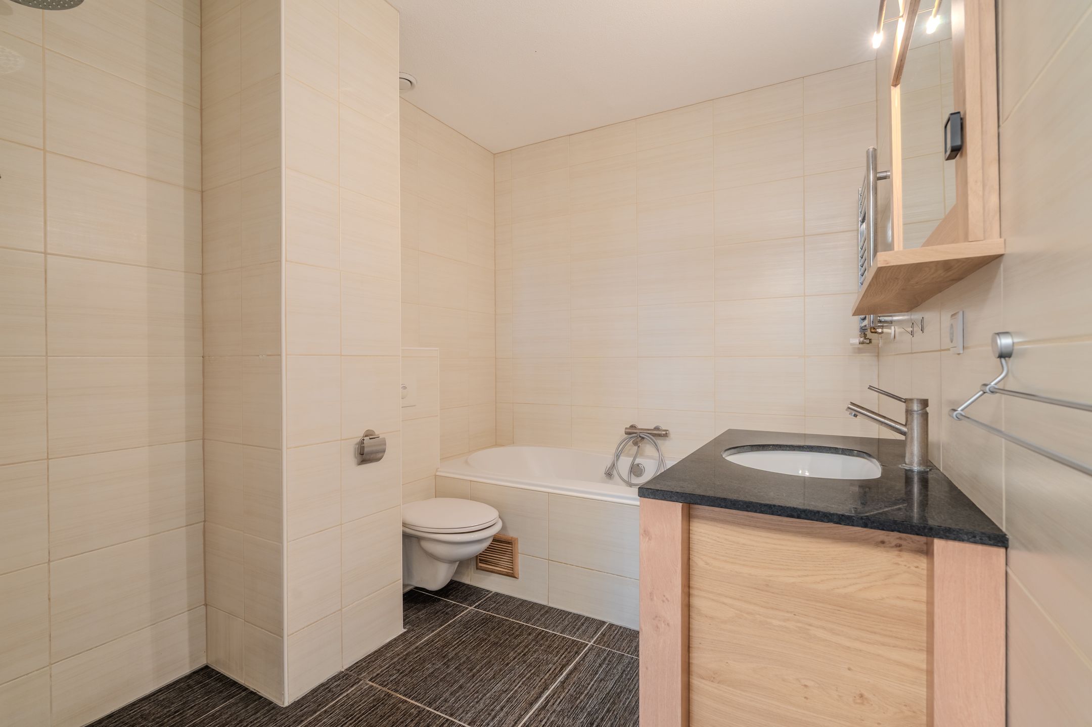 Photo 45 of Uitwierderweg 139