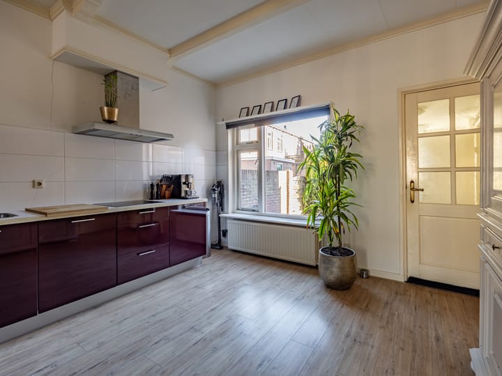 Foto 8 van Emmerikseweg 57