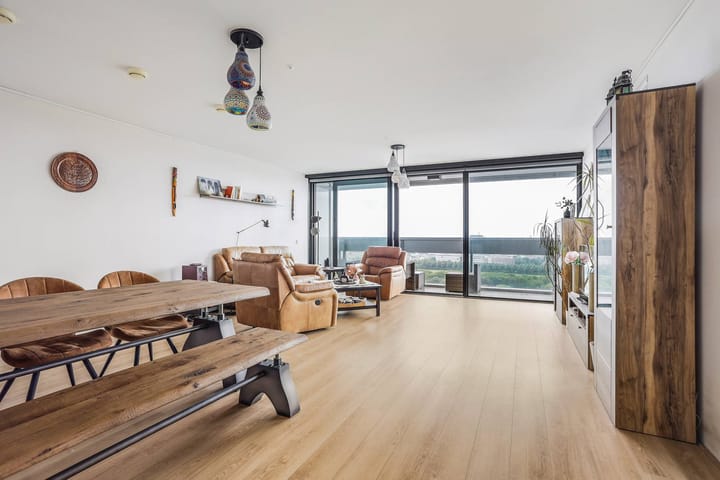 Foto 2 van Anna van Buerenplein 142