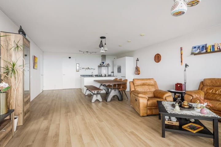 Foto 3 van Anna van Buerenplein 142