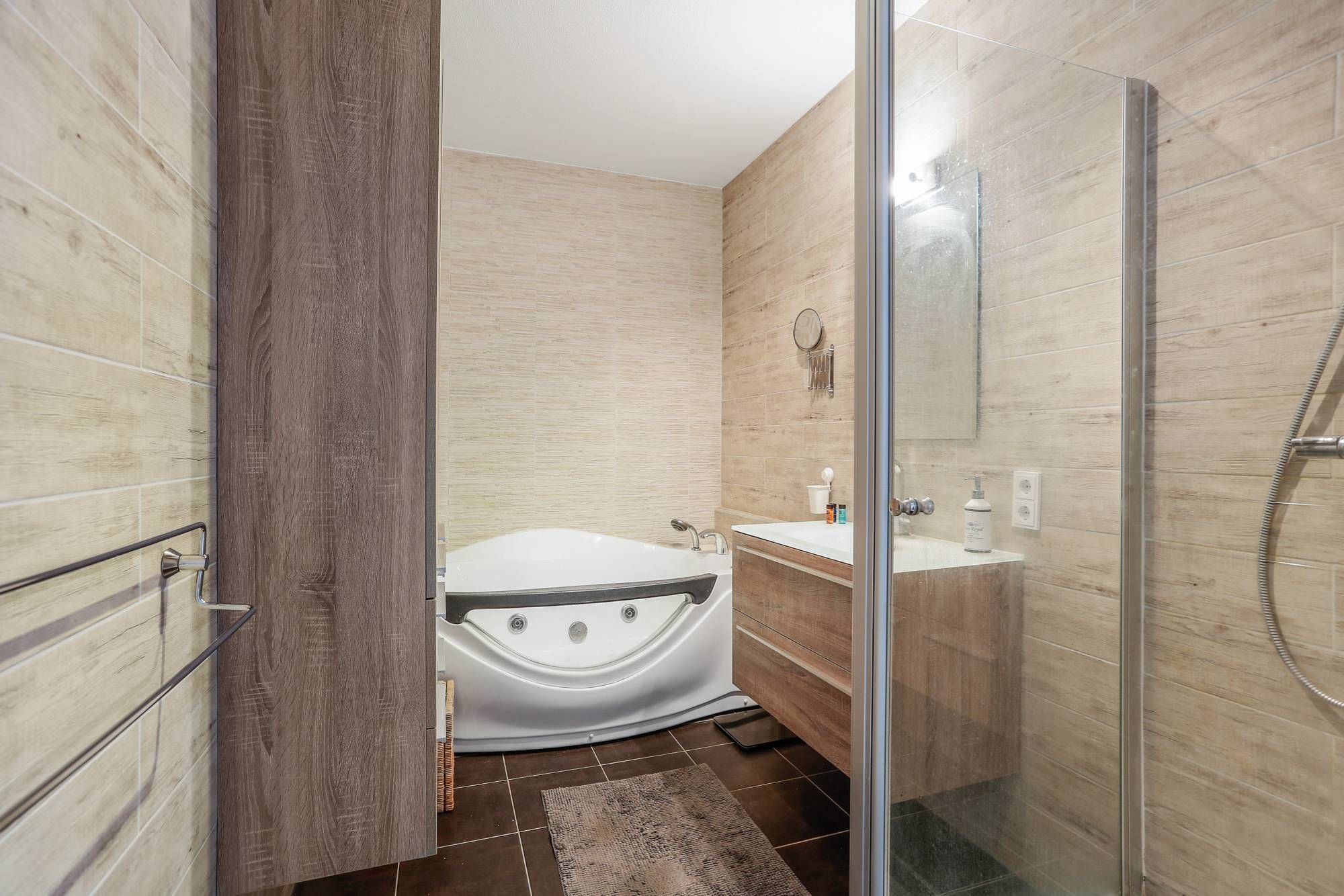 Foto 9 van Anna van Buerenplein 142